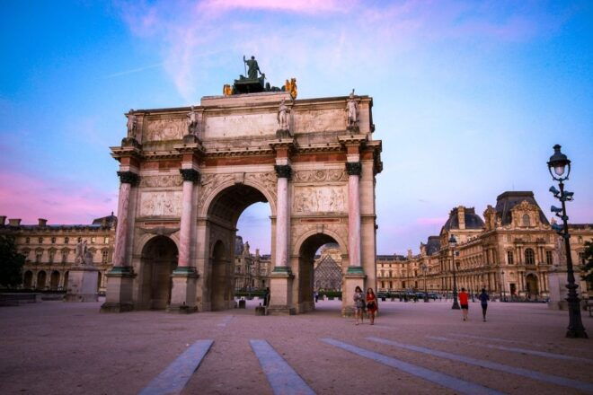 Paris: Walking Tour With Louvre Museum Skip-The-Line Ticket - Review Summary