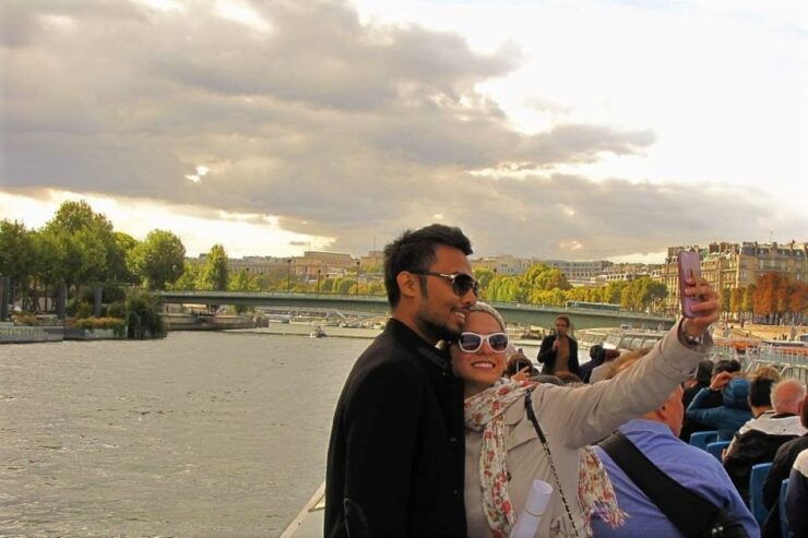 Paris : Welcome Walking Tour With a Seine River Cruise - Booking Details