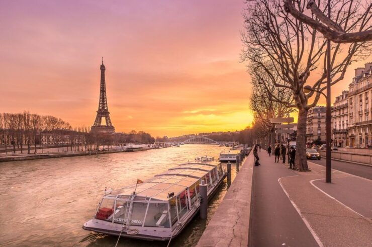 Paris : Welcome Walking Tour With a Seine River Cruise - Experience Highlights