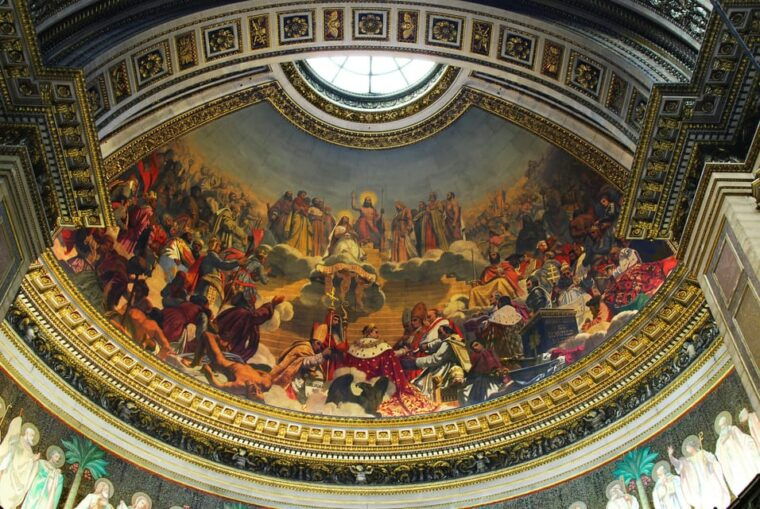 Parisian Magic: Notre-Dame De Paris and Île De La Cité Tour - Marveling at the Louvre and Tuileries Garden