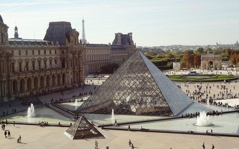 Paris:Private 2-Hour Customizable City Tour With Local Guide - Good To Know