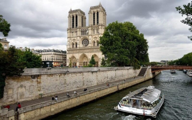Paris:Private 2-Hour Customizable City Tour With Local Guide - Pricing and Booking Information