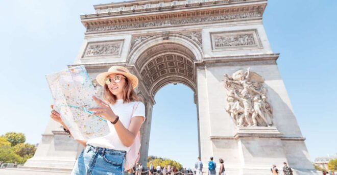 Paris's Old Town and Top Attractions Private Car Tour - Convenient Transfers and Expert Guide