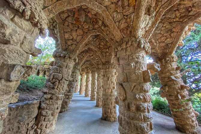 Park Guell Group Guided Walking Tour With Skip the Line Access - Park Guells History and Architecture