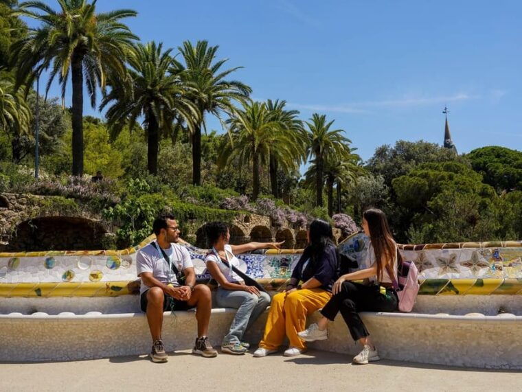 Park Güell: Guided Tour With Optional Gaudí Experience Entry - Exploring the Multicolored Mosaics and Unique Architecture