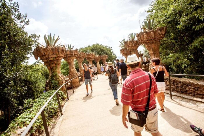 Park Güell: Guided Tour With Optional Gaudí Experience Entry - Frequently Asked Questions