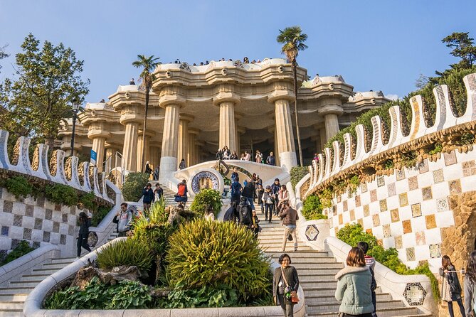 Park Guell Guided Tour With Private Transfers - Expert Guide and Commentary