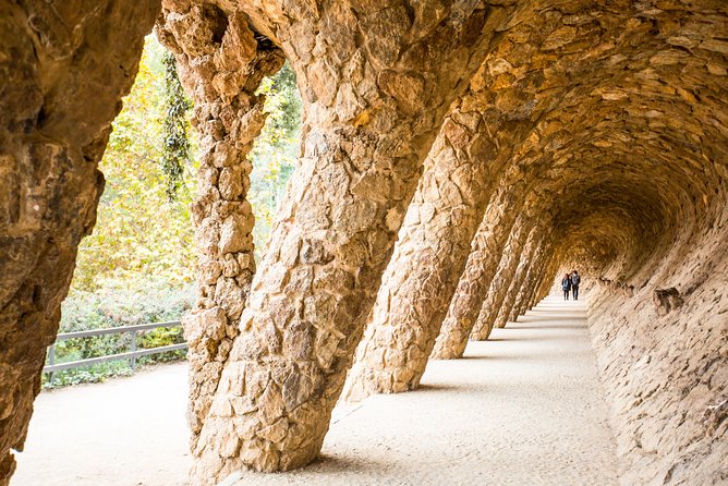 Park Guell Guided Tour With Skip the Line Ticket - Meeting and Pickup