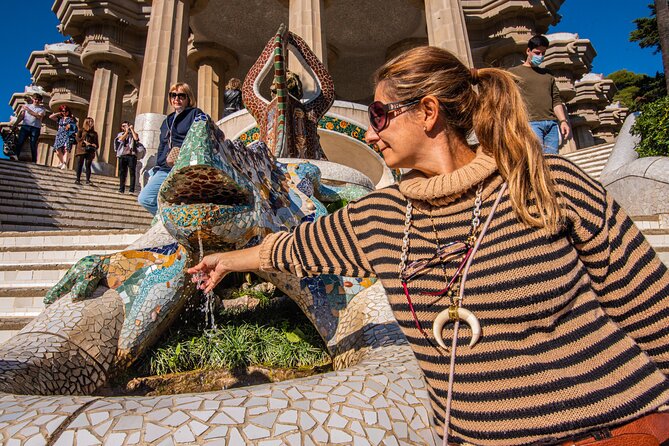 Park Guell Small Group Guided Tour With Skip the Line Ticket - Directions and Assistance