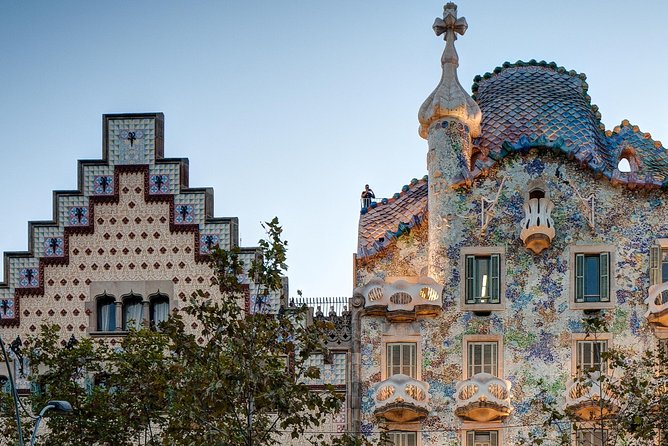 Park Guell Whimsical Gaudi Tour W/Art Nouveau Expert Guide - Overview of the Tour