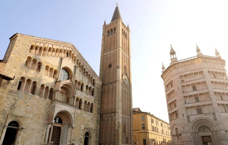 Parma: Express Walk With a Local in 60 Minutes - Tour Highlights and Landmarks