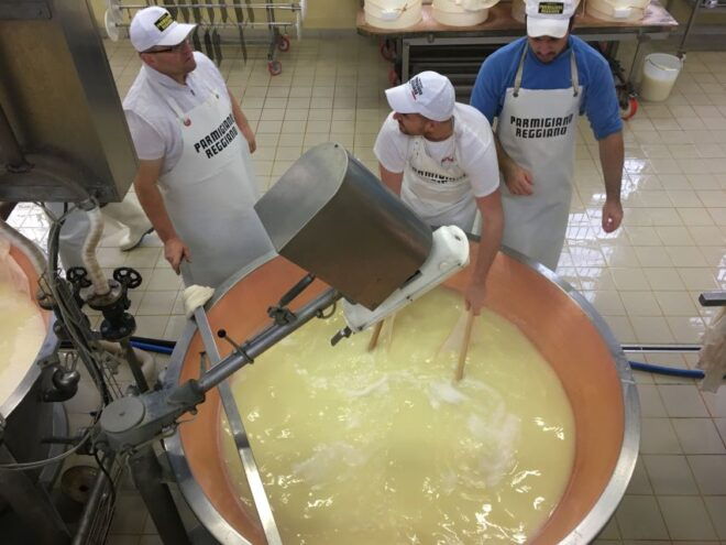 Parma: Parmigiano and Prosciutto Guided Tour - Guide Expertise and Reviews
