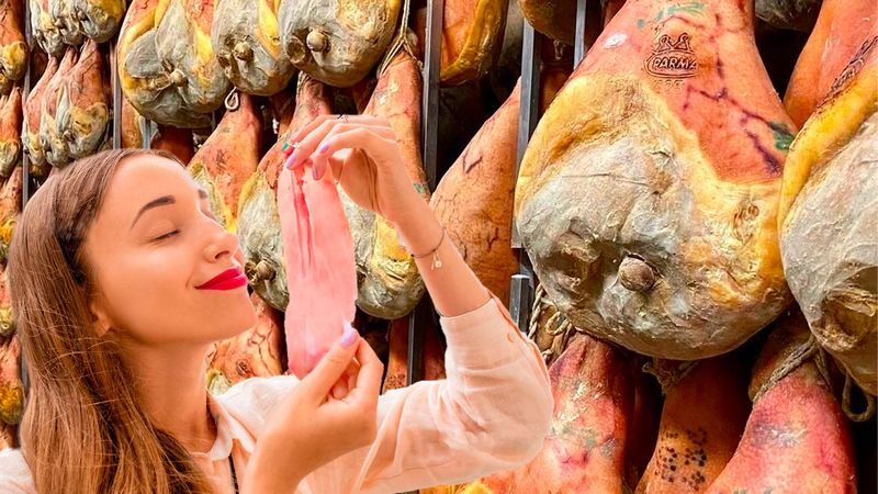 Parmesan cheese and ham factory tour in Parma - From Parma station to the dairy