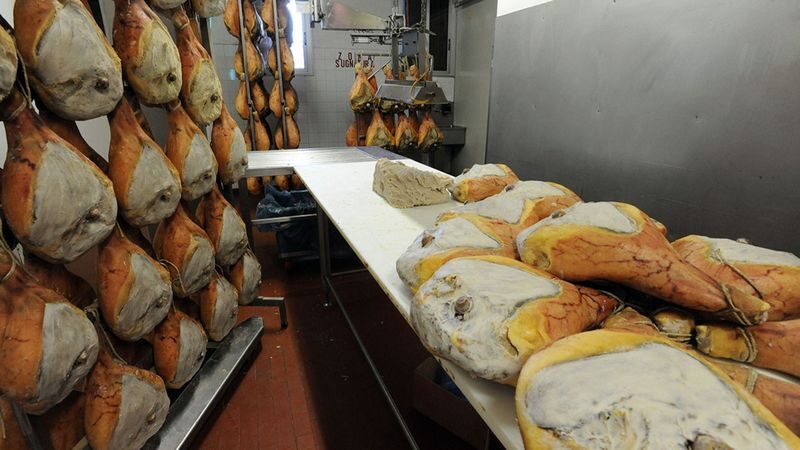 Parmesan cheese, Parma ham and balsamic vinegar factory tour - Parma ham: time, air, and a 24-month taste