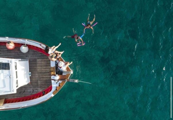 Paros: Highlights Tour With Fishing & Tasting in Naoussa - Accessibility Features