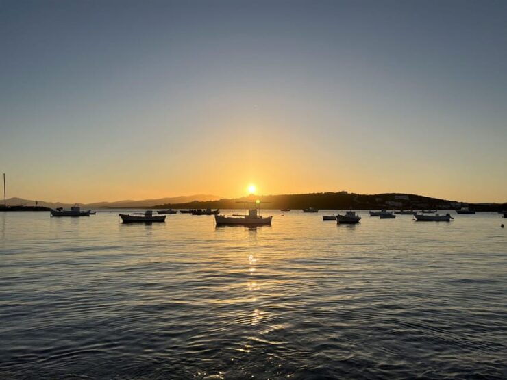 Paros: Parikia Bay Sunset Boat Tour With Snorkeling - Itinerary Highlights