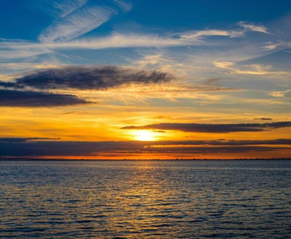 Paros: Sunset Boat Tour to Antiparos With Wine - Sunset Cruise Highlights