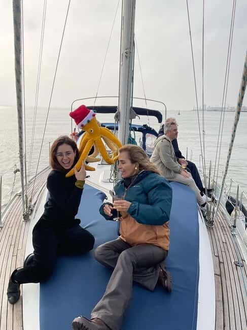 Parque das Nações: Yoga and meditation at sunrise aboard a sailboat! - The Itinerary: What to Expect