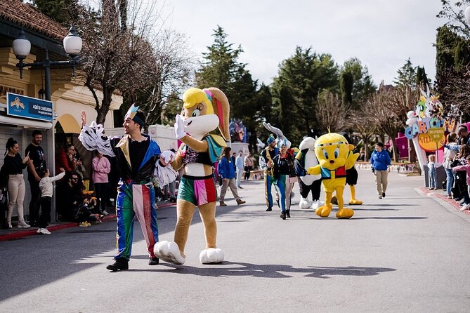 Parque Warner Day Tour From Madrid - Pase Correcaminos Ticket Option