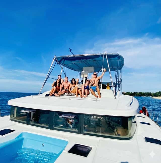 Party boat Catamaran: Lunch Drinks & Jacuzzi Puerto plata - The Experience and Review Insights