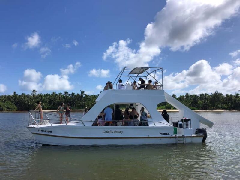 Party Boat / Catamaran Party in Punta Cana - The Pros and Cons