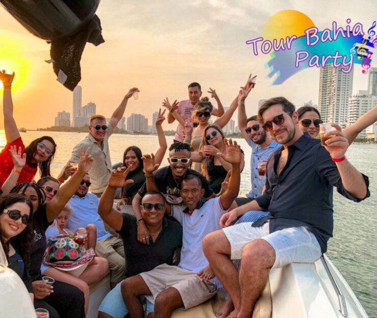 Party Boat in Cartagena Bay With Nightclub Ticket - Experience Highlights
