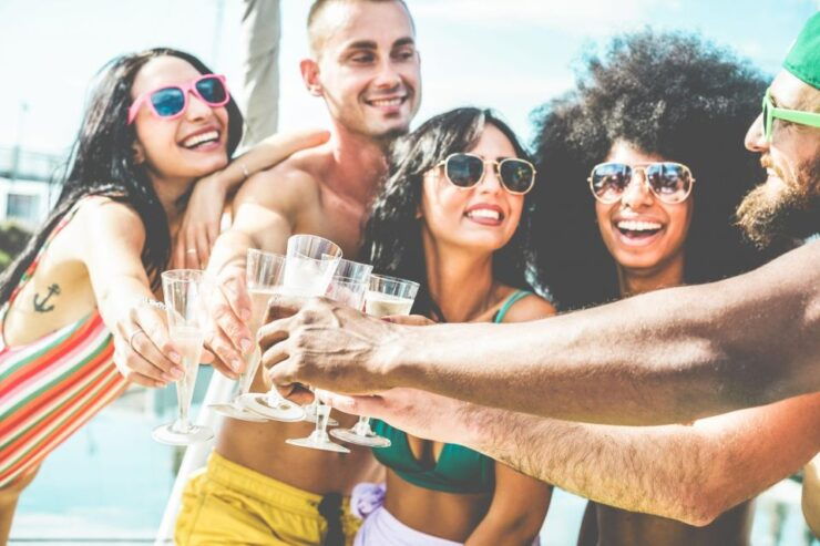 PARTY BOAT IN FUENGIROLA - Pricing and Duration