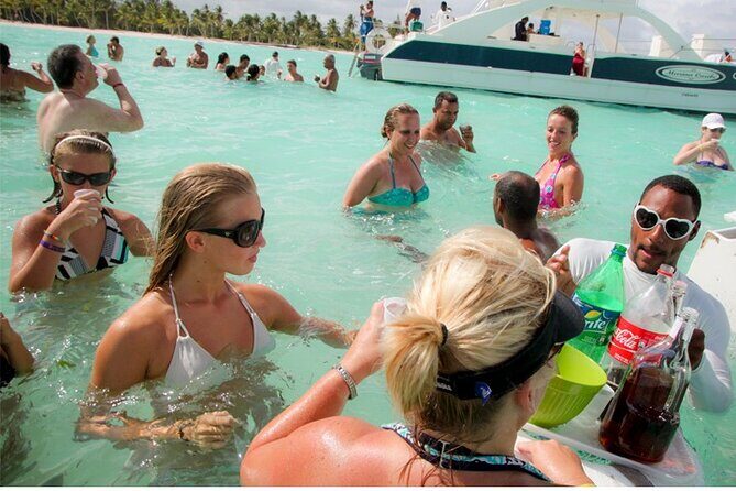 Party Boat in Punta Cana with Drinks and Transportation Included - Why This Tour Works