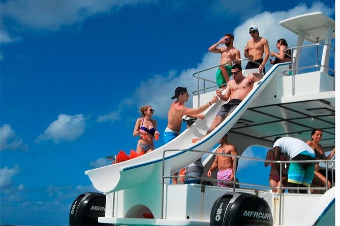 Party Boat in Punta Cana With Drinks and Transportation Included - Package Inclusions