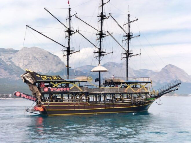 Party Boat Pirate Boat Foam Party - Tour Activities