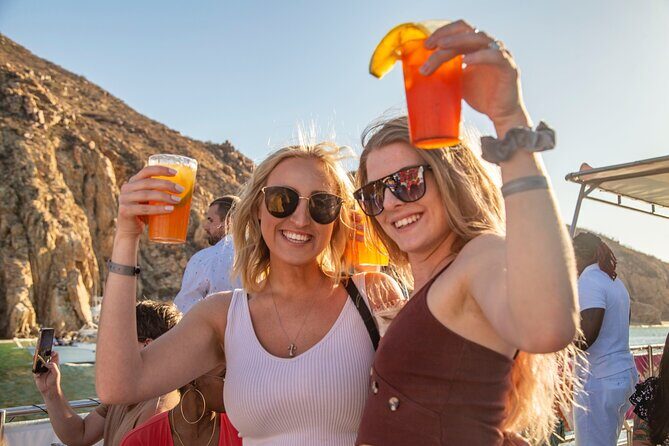 Party Cruise to the Arco de Cabo I Sunset Fajitas - Food and Drinks  