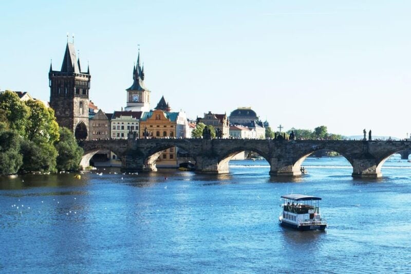 Party in Prague: Private River Cruise with Unlimited Drinks - Good To Know