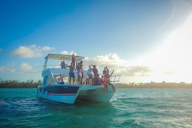 Party on Saona Island in Tour-rd - Tour-rd Experience Details