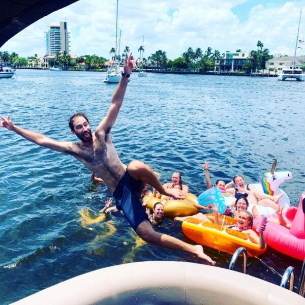 Party Pontoon Boat W/ Captain, Private up to 12ppl - Common Questions