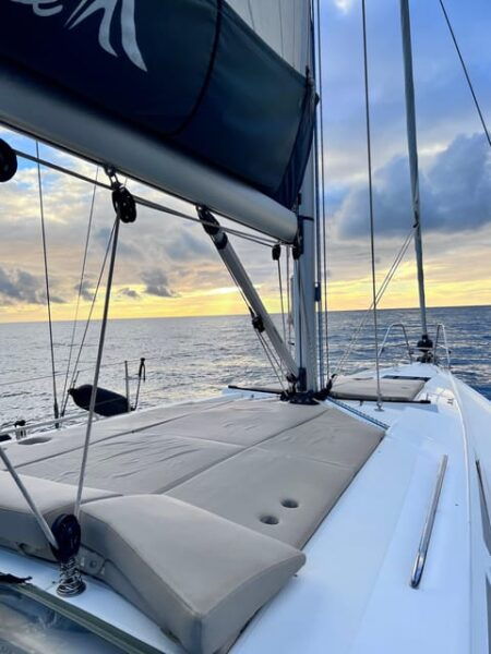 Pasito Blanco : 3H Private Sailing Tour With Food & Drinks - Refreshments and Cuisine