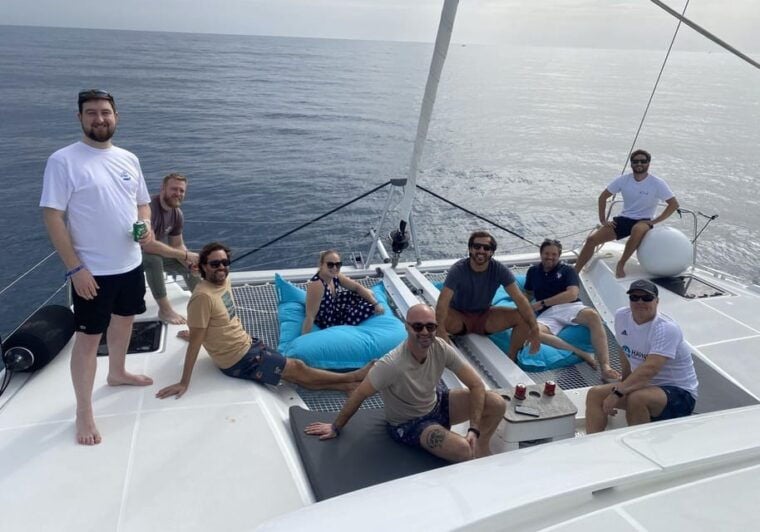 Pasito Blanco: Private Catamaran Excursion With Food & Drink - Features of the Onboard Catamaran