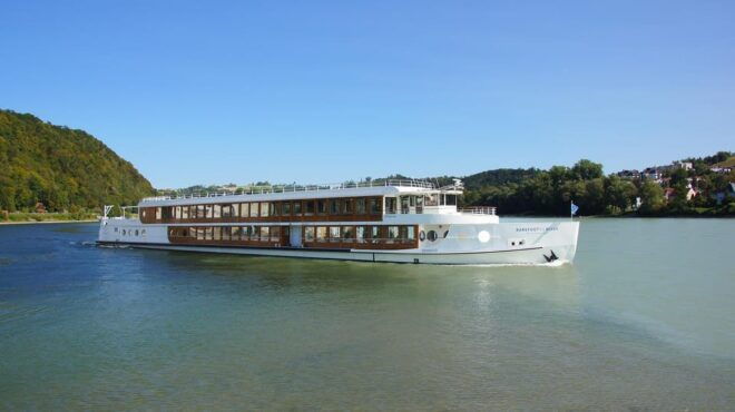 Passau: BAREFOOT Lock Tour - Inclusions and Pricing