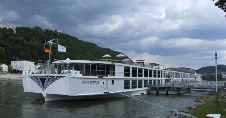 Passau: Private One-Way Transfer to Prague - Pickup Service and Pricing Details