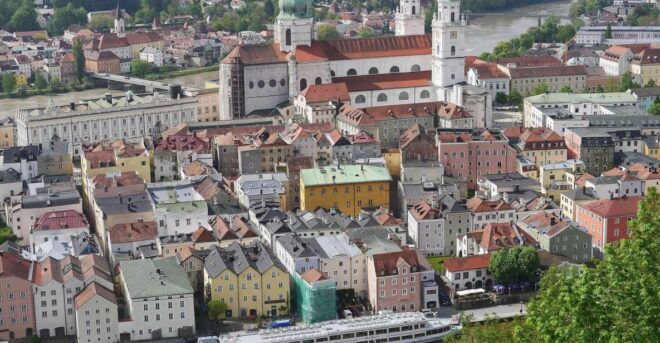 Passau Private Walking Tour With a Professional Guide - Full Description of the Tour