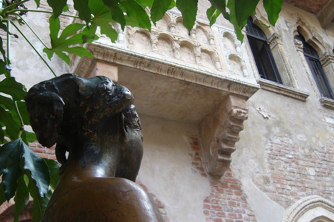 Passionate Verona: Living Romeo and Juliets Story - Discovering Veronas Historical Landmarks