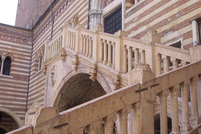 Passionate Verona: Living Romeo and Juliets Story - The Influence of Shakespeares Romeo and Juliet