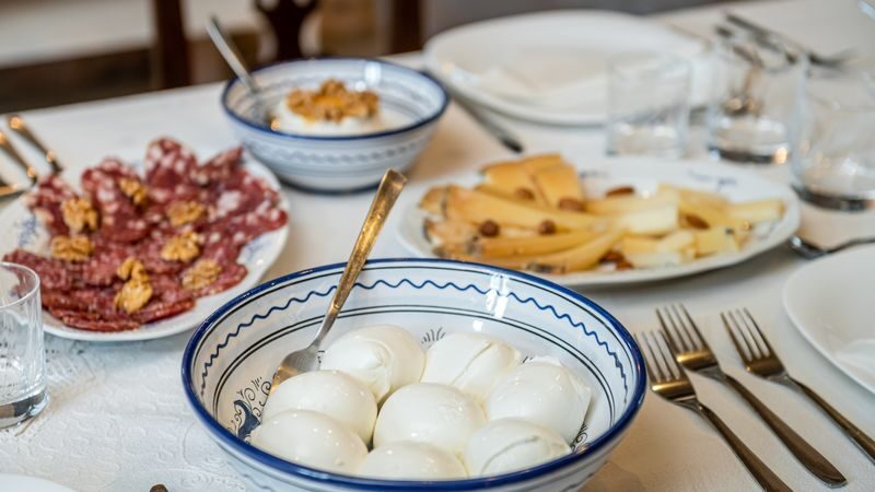 Pasta and tiramisu class in Bari - Make tiramisu, then sit down to eat