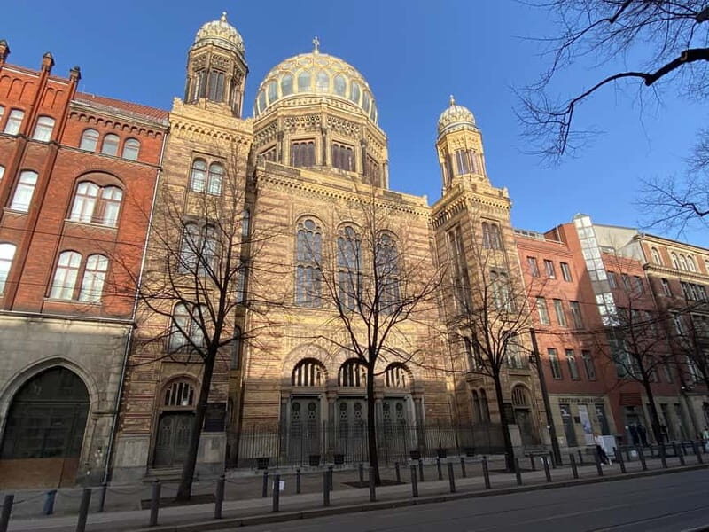 Path of Resistance: Berlins Hidden Holocaust Stories - The Experience: What You Can Expect