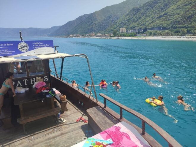 Pathos Scilla: Boat Tour Along the Entire Costa Viola - Aperitif at Sunset (2h)