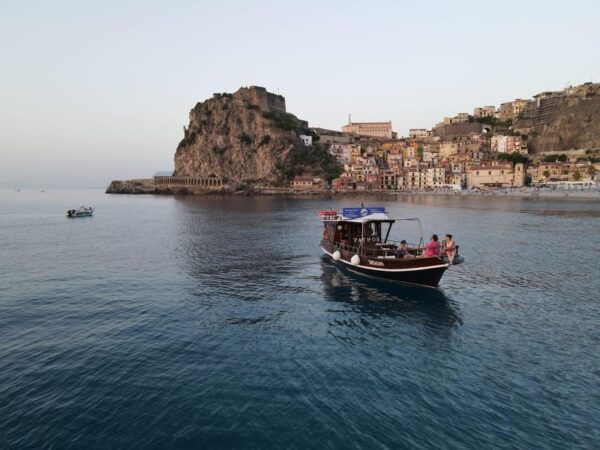 Pathos Scilla: Boat Tour Along the Entire Costa Viola - Onboard Amenities