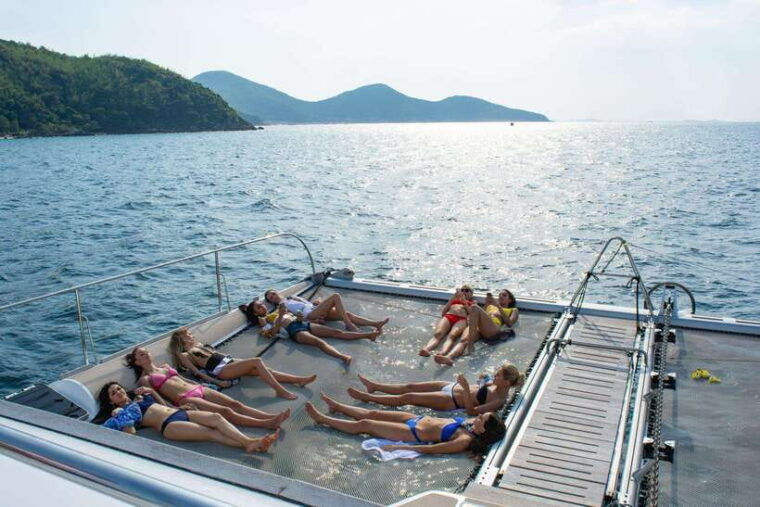Pattaya: 3 Islands Day Tour on Catamaran With Buffet Lunch - Onboard Amenities and Facilities