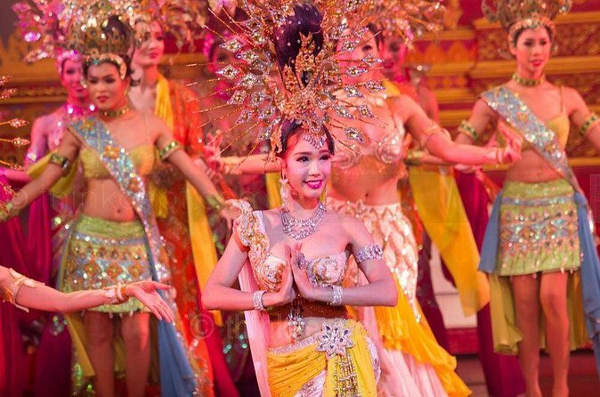 Pattaya Alcazar Cabaret Ladyboy show with round trip pick up service from hotel - Who Would Love This Tour?
