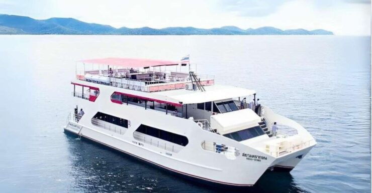Pattaya: Catamaran Dinner Buffet Cruise - Experience Highlights