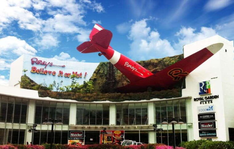 Pattaya Custom Tour Private Car Charter From Bangkok - Host and Support