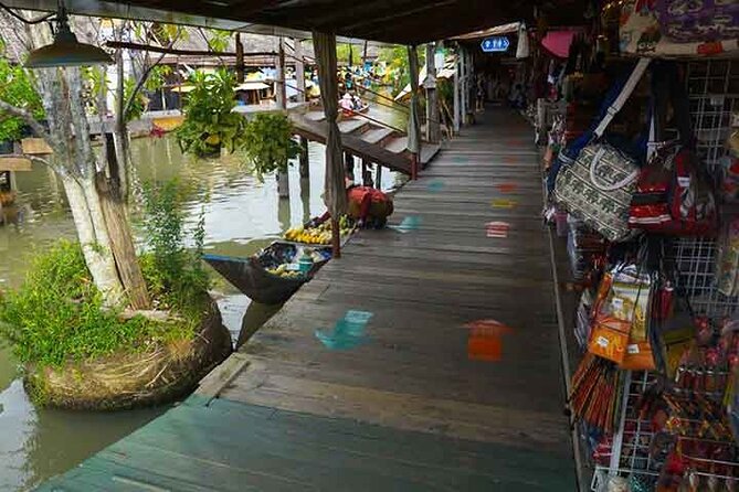 Pattaya Floating Market - Additional Information